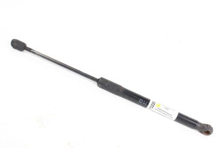 Амортизатор кришки багажника правий Kia Ceed (JD) 2012-2019 81780A2000 (73220)