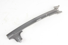 Направляющая стекла передней правой двери (задняя) Lexus UX (ZA10) 2018- 6740376030 (73373)