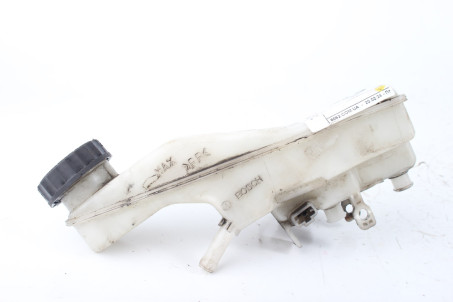 Бачок головного гальмівного циліндра 1.8-2.0 TDI Toyota Corolla Verso 2004-2009 472200F010 (73479)