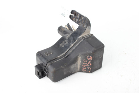 Блок запобіжників двигуна додатковий 2.0 TDI Toyota Corolla Verso 2004-2009 821210F090 (73607)