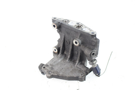 Кронштейн теплообмінника 2.2TDI 11- Mitsubishi Outlander (CW) XL 2006-2014 1240A073 (73749)