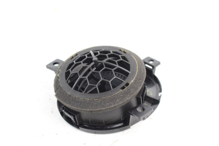 Дефлектор торпедо центральний 15- Nissan Juke (YF15) 2010-2019 687603YV0A (73936)