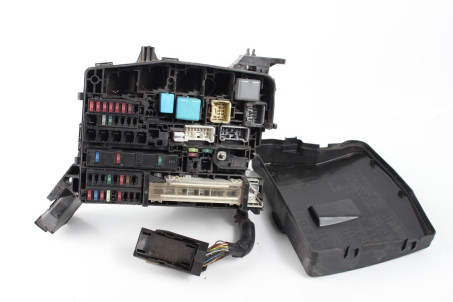 Блок предохранителей двигателя 1.4 Diesel Toyota Corolla E15 (E150) 2007-2013  (74446)