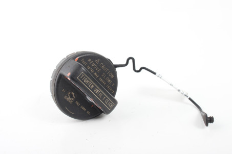 Крышка бака топливного Toyota Yaris USA 2006-2009 седан  (74481)