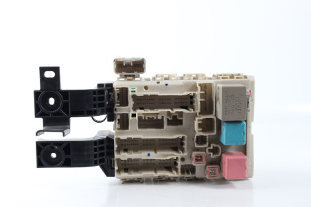 Блок предохранителей сервис Toyota Yaris USA 2006-2009 седан 8273052620 (74494)