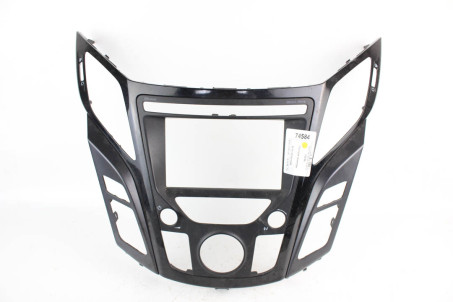 Накладка монитора Hyundai I40 2012-2019 847413Z340YHG (74584)