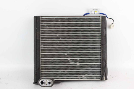 Испаритель кондиционера Toyota Prius (ZVW51) 2015-2018 8850147090 (74647)