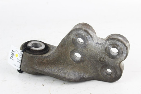 Кронштейн подушки двигуна задній Toyota Prius (ZVW51) 2015-2018 1236437040 (74652)