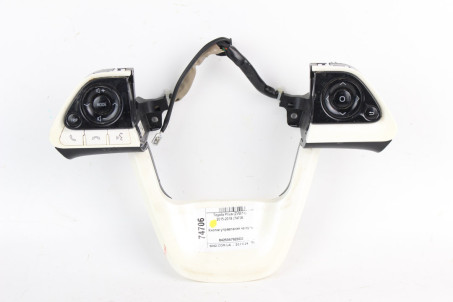 Кнопки управления на руль Toyota Prius (ZVW51) 2015-2018 8425047620C0 (74706)