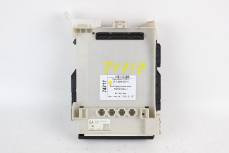 Блок запобіжників Toyota Prius (ZVW51) 2015-2018 8273047530 (74717)