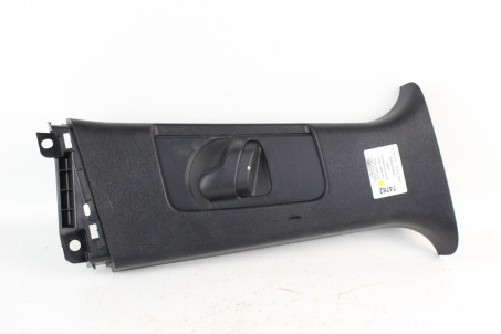 Накладка стійки центральної лівої верхня Toyota Prius (ZVW51) 2015-2018 6241047100C0 (74762)