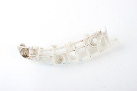 Направляющая переднего бампера правая 15- Mitsubishi Outlander (GF) 2012- 6400H314 (74822)