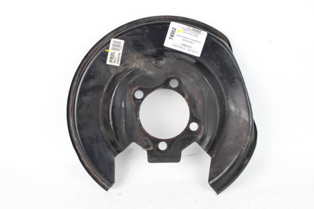 Щиток заднего тормозного диска левый Toyota Prius (ZVW51) 2015-2018 4788247010 (74902)