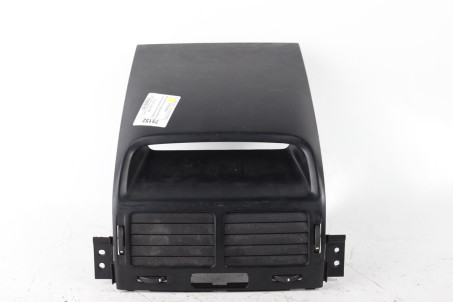 Дефлекторы центральных воздуховодов под дисплей Suzuki Grand Vitara (JB) 2006-2017 7382165J0 (75152)