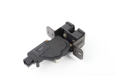 Замок скла багажника Kia Sorento (BL) 2002–2009 871303E001 (75572)