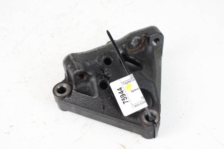 Кронштейн двигуна правий Toyota Corolla E21 2019-2024 1231537060 (75944)