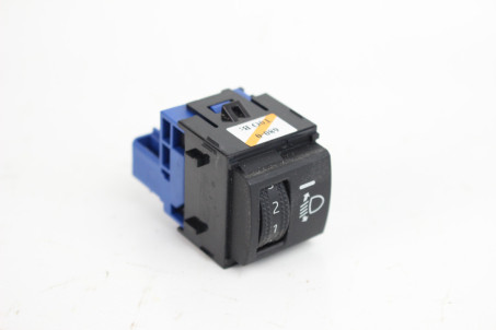 Кнопка регулювання фар Toyota Corolla E21 2019-2024 8415202160 (76007)