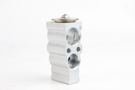 Клапан випарника кондиціонера Toyota Corolla E21 2019-2024 8851502560 (76050)