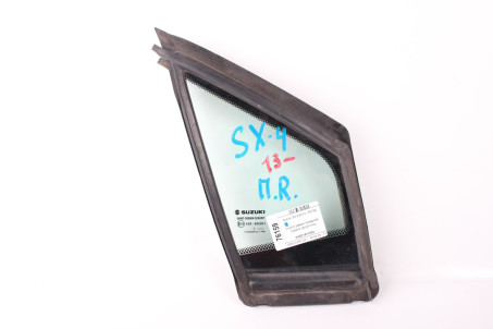 Скло дверей передньої правої (кватирка) Suzuki SX-4 s-cross 2013- 8452161M00 (76159)