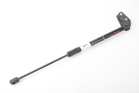 Амортизатор кришки багажника лівий Suzuki SX-4 s-cross 2013- 8186061M00 (76171)