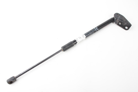 Амортизатор кришки багажника правий Suzuki SX-4 s-cross 2013- 8185061M00 (76172)