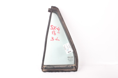 Скло двері задньої лівої (кватирка) Suzuki SX-4 s-cross 2013- 8455661M00 (76186)