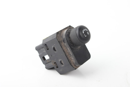 Блок управления зеркалами без функции складывания Suzuki SX-4 s-cross 2013- 3795057L00 (76191)