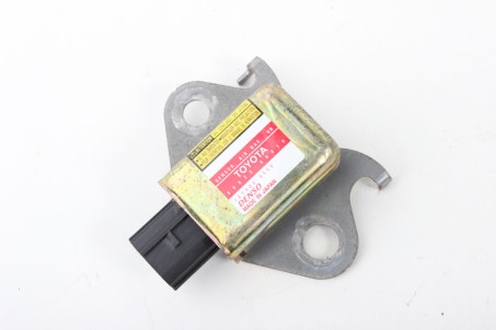 Датчик удара фронтальный задний Toyota Sienna (XL20) 2003-2009 8983308010 (76600)