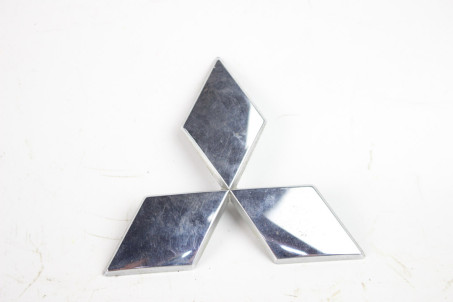 Емблема на кришку багажника Mitsubishi Colt (Z30) 2004-2012 MR957300 (76621)