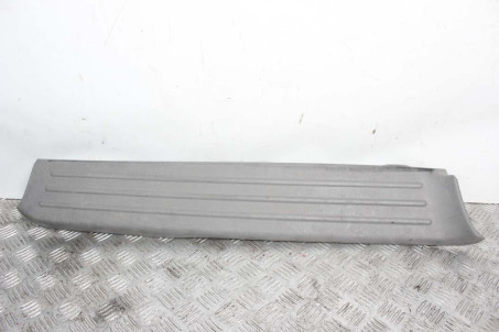 Накладка порога внутр. задняя правая Toyota Sienna (XL20) 2003-2009 67917AE010B0 (76735)