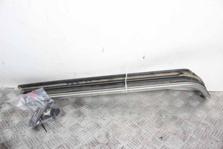 Направляющая двери задня левая нижняя Toyota Sienna (XL20) 2003-2009 6830408030 (76747)