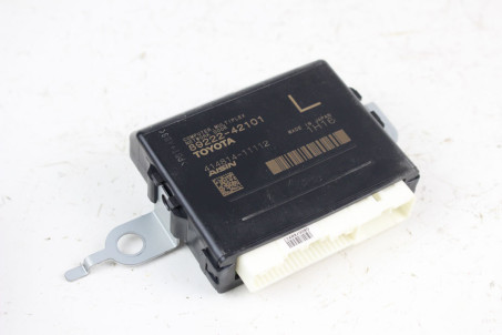 Блок керування кришки багажника Toyota RAV-4 V 2018- 8922242101 (76832)