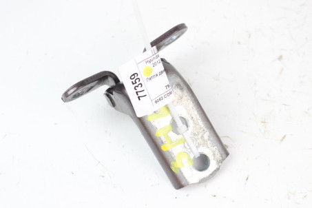 Петля двері задньої лівої низ Hyundai Santa Fe (DM) 2012-2018 793502B000 (77359)