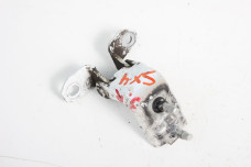 Петля двери задней правой низ Suzuki SX-4 s-cross 2013- 6943068LA0 (77566)