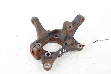 Кулак поворотный левый под ABS 18- Mitsubishi Outlander (GF) 2012- 3870A197 (77662)