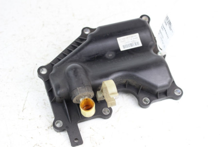 Крышка маслоделителя 2.0 бенз Mazda 6 (GG-GY) 2003-2007 PA66GF3335 (77962)