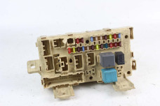 Блок предохранителей сервис Toyota Avensis T25 (T250) 2003-2009 8273005040 (78226)