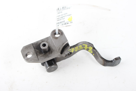 Кронштейн рычага переключения заднего хода 2.0 МКПП 5ст Toyota RAV-4 III 2005-2012 3324028010 (78878)