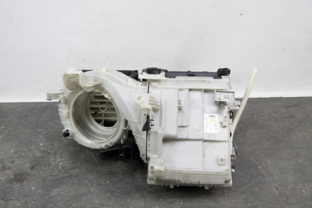 Корпус печі 1.8 Hybrid 10- Toyota Auris 2006-2012 8713002740 (79468)