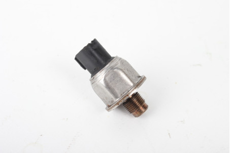 Датчик тиску гальмівної рідини 2.0 АКПП Nissan Primera (P12) 2002-2009 47240AL500 (79481)