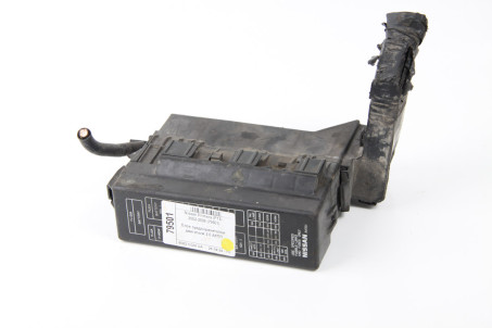 Блок запобіжників двигуна 2.0 АКПП Nissan Primera (P12) 2002-2009  (79501)