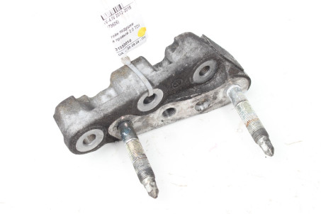 Кронштейн подушки двигателя правый 2.0 TDI Toyota RAV-4 IV 2012-2018 1231553010 (79606)