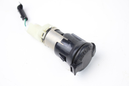 Розетка в консоль Toyota RAV-4 IV 2012-2018 8553042010 (79851)