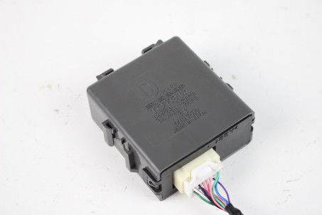 Блок управления центральным замком Toyota RAV-4 IV 2012-2018 8597042020 (79864)