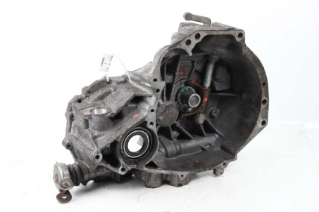 Корпус МКПП передній 1.5 Nissan Almera (N16) 2000-2006 304004M405 (79900)