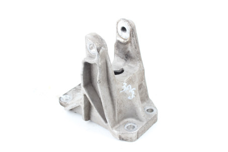 Кронштейн подушки двигателя задний 13- Nissan Leaf 2010-2017 113333NF0A (80686)