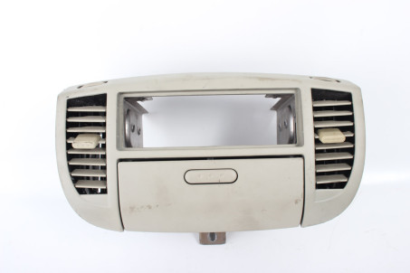 Дефлекторы центральных воздуховодов бежевые Nissan Micra (K12) 2002-2011 68261AX610 (80899)