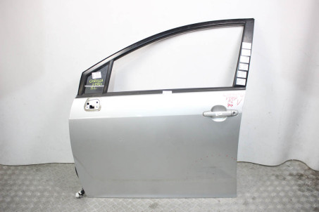 Двері передні ліві дефект Toyota Corolla Verso 2004-2009 670020F010 (80918)