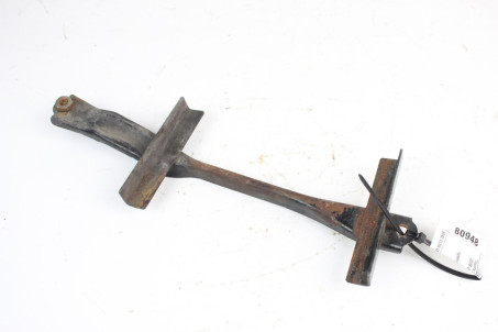 Крепление АКБ Toyota Venza (AV10) 2008-2017 744040T010 (80948)