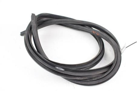 Уплотнитель двери передней левой Toyota Venza (AV10) 2008-2017 623120T011 (81089)